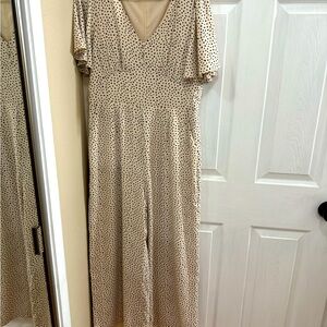 Tan maxi romper with black polka dots 🫶🖤